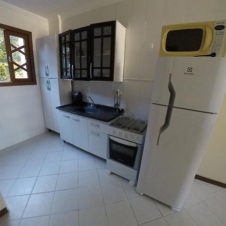 C047 - Ed Las Condes, Centro De Bombinhas Pokoj fotografie